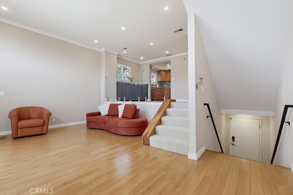 415 Sefton Avenue G Property Photo 3