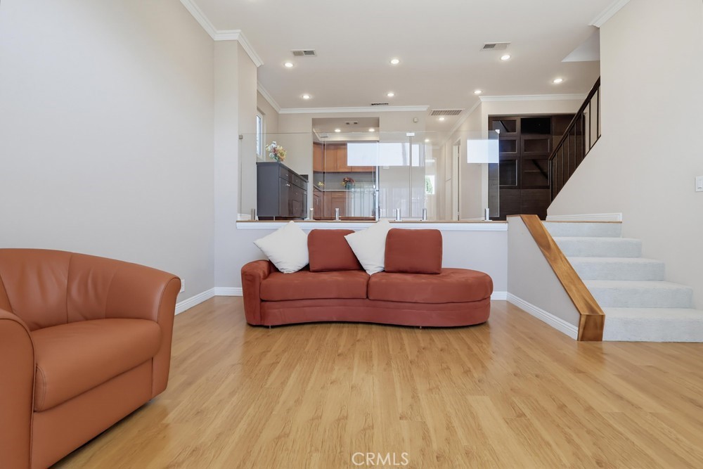 415 Sefton Avenue G Property Photo 5