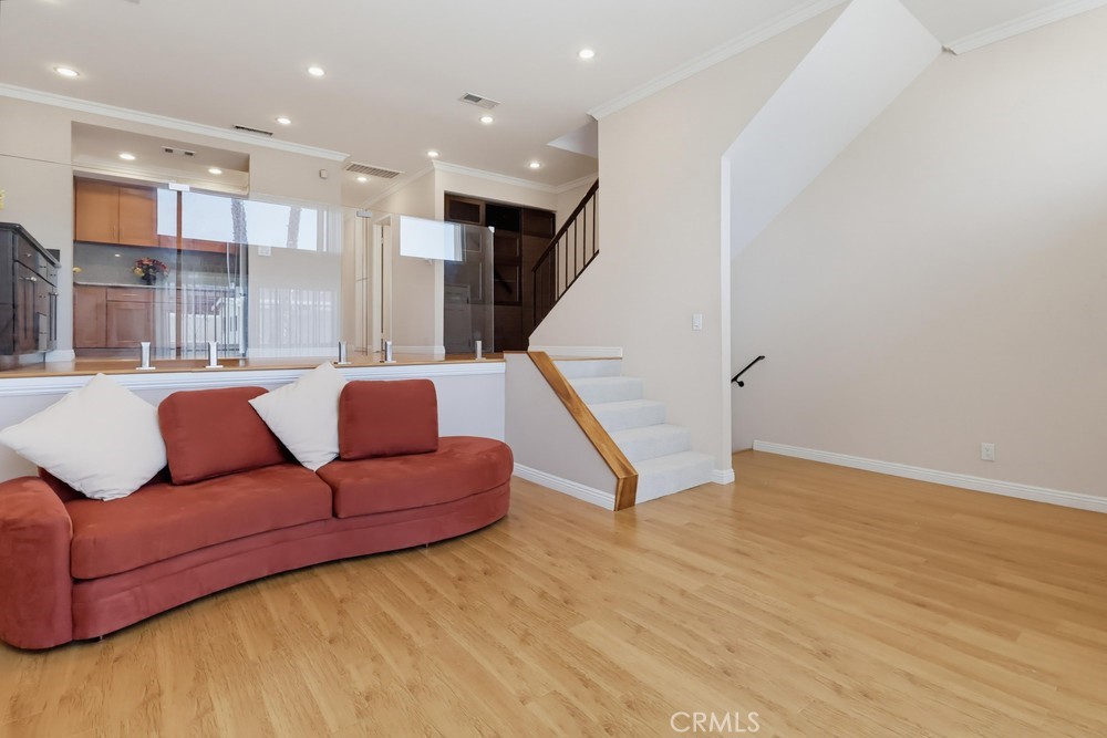 415 Sefton Avenue G Property Photo 6