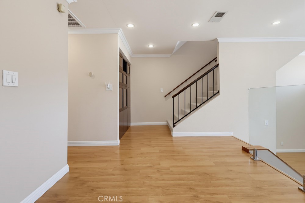 415 Sefton Avenue G Property Photo 11
