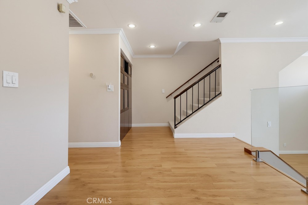415 Sefton Avenue G Property Photo 11