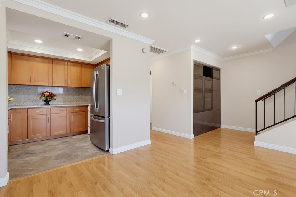 415 Sefton Avenue G Property Photo 12