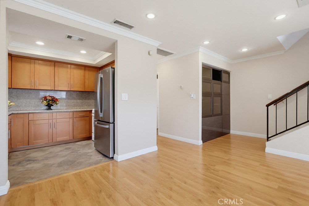 415 Sefton Avenue G Property Photo 12