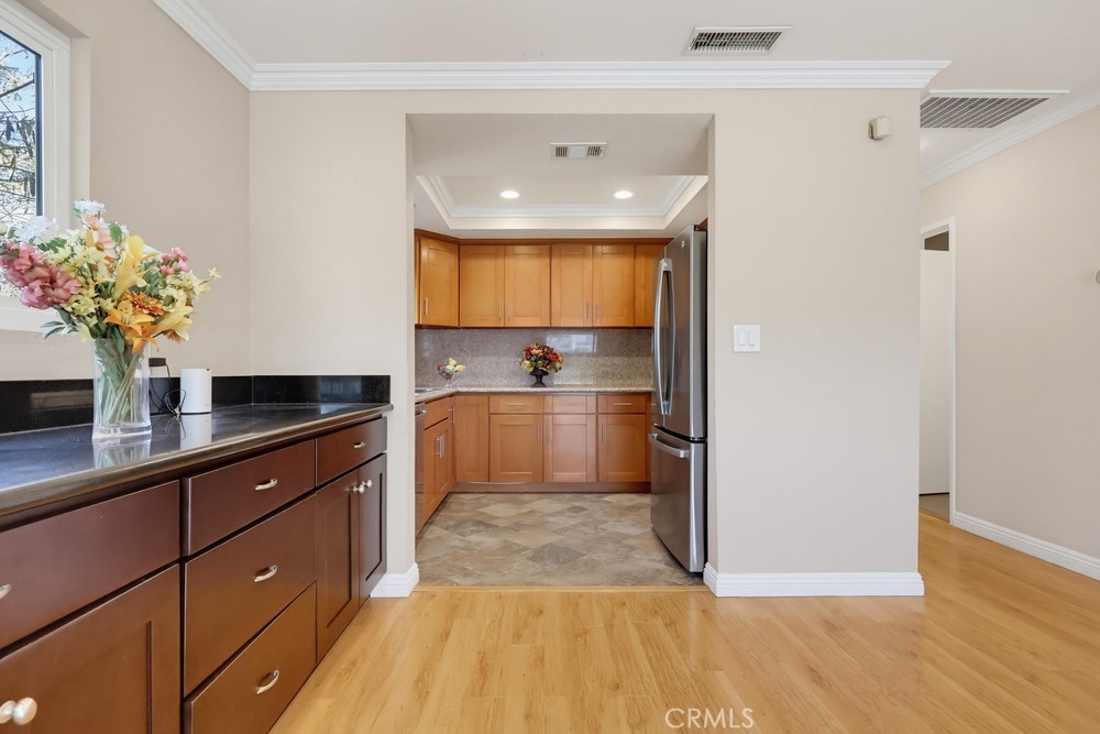415 Sefton Avenue G Property Photo 13
