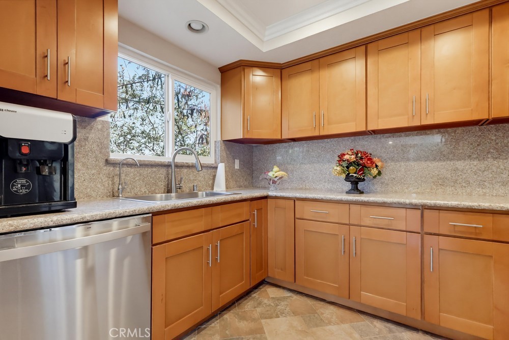 415 Sefton Avenue G Property Photo 15