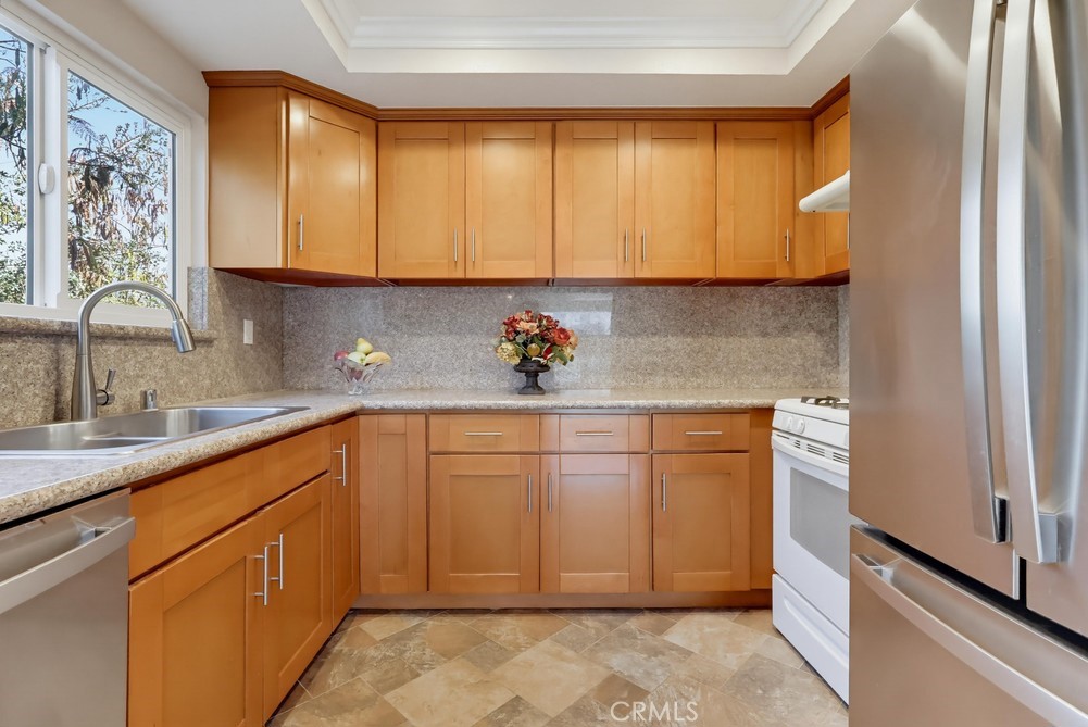 415 Sefton Avenue G Property Photo 16