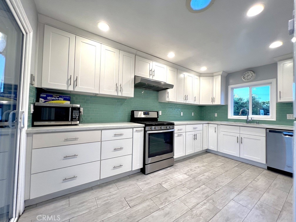 6628 N Golden West Property Photo 8