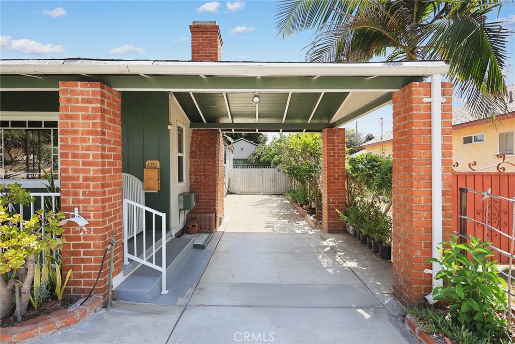 1300 South Date Avenue Property Photo 6