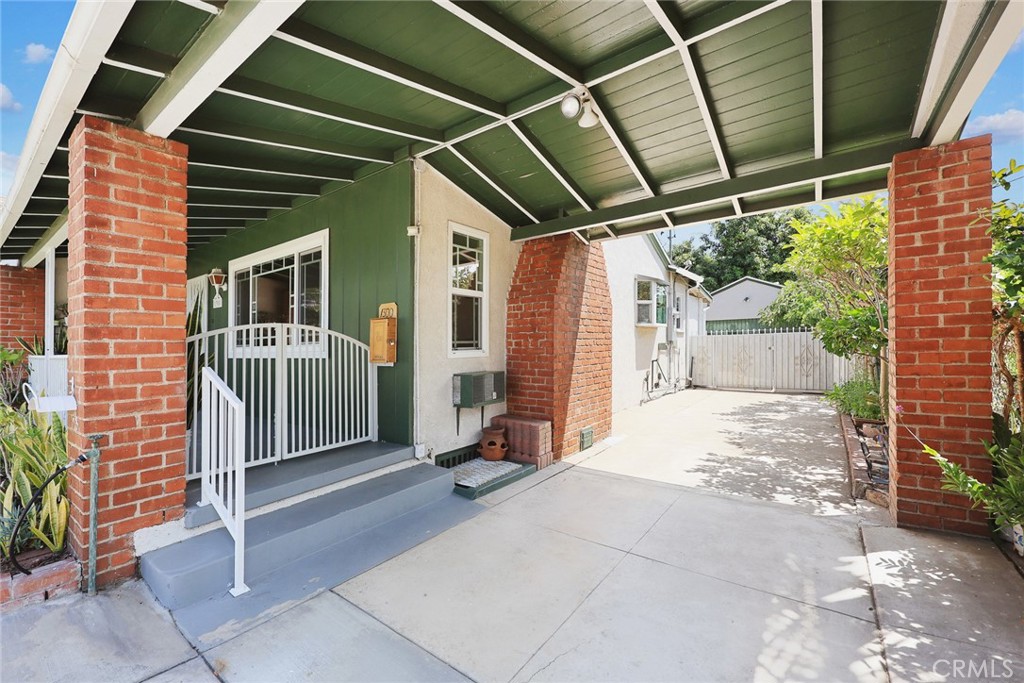 1300 South Date Avenue Property Photo 7