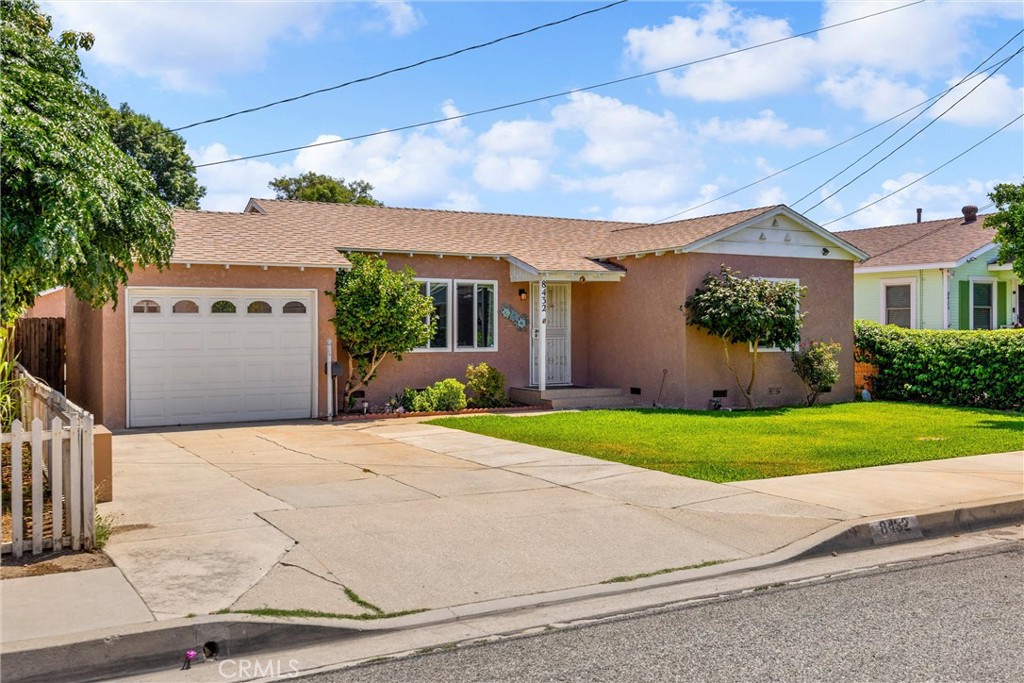 8432 Norwood Place Property Photo 2