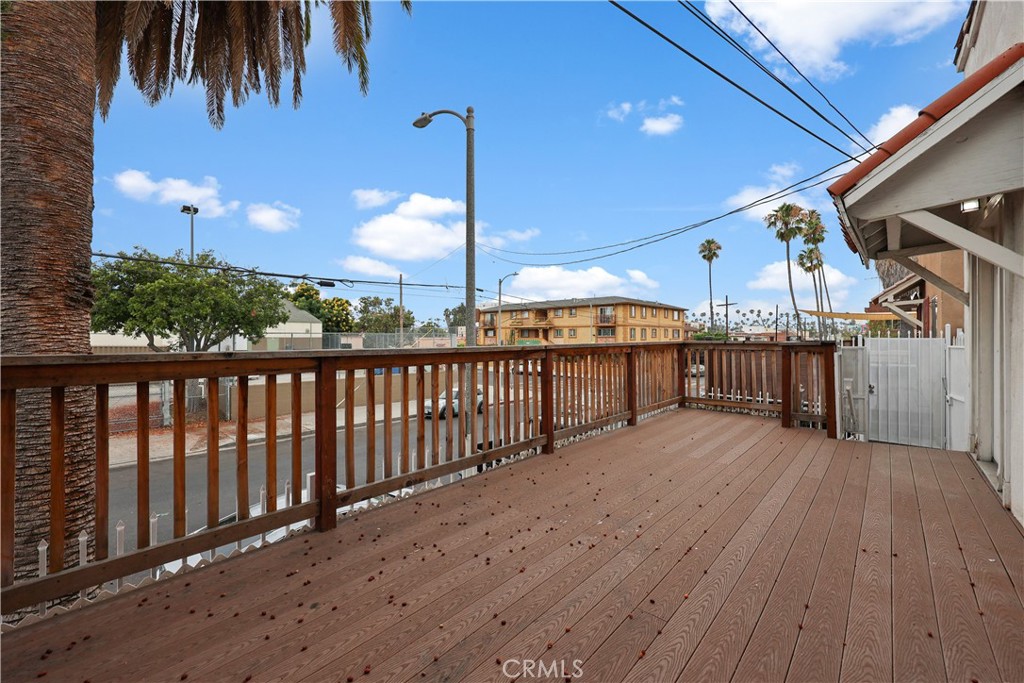 2989 W 12th Street Property Photo 2