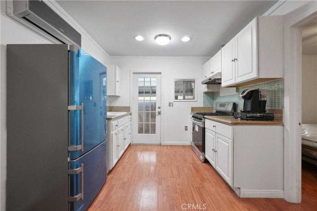 2989 W 12th Street Property Photo 8