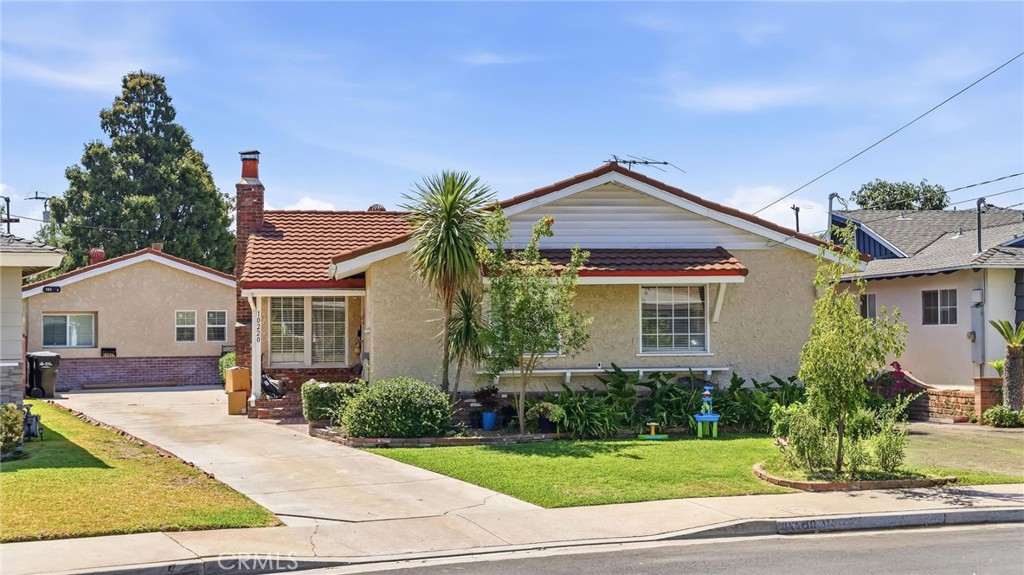 10220 Randwick Drive Property Photo 1