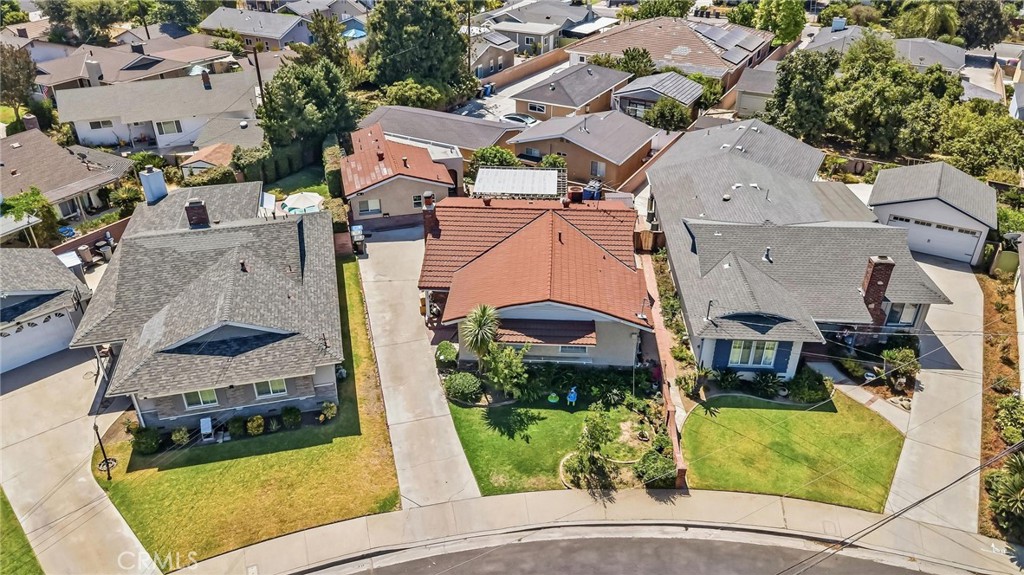 10220 Randwick Drive Property Photo 3