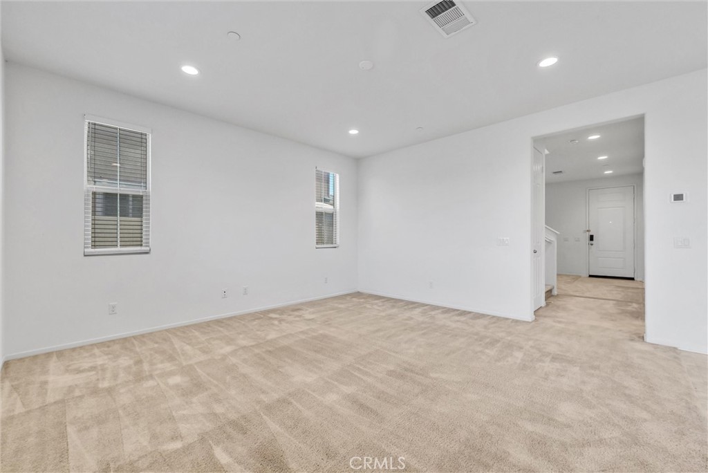 29109 Sunforest Property Photo 4
