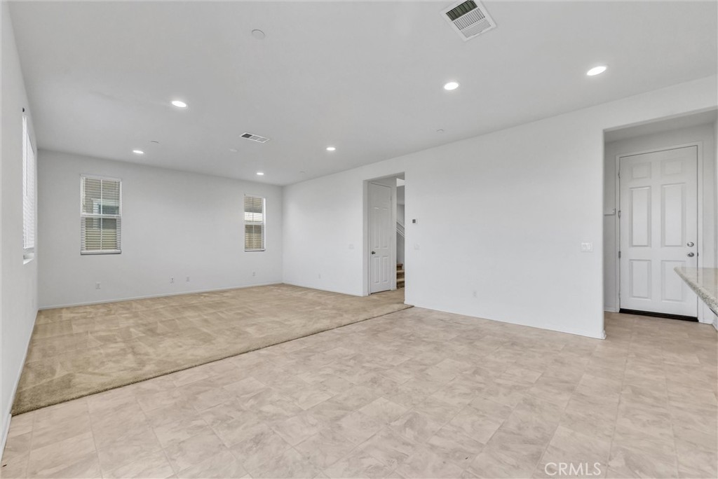 29109 Sunforest Property Photo 6
