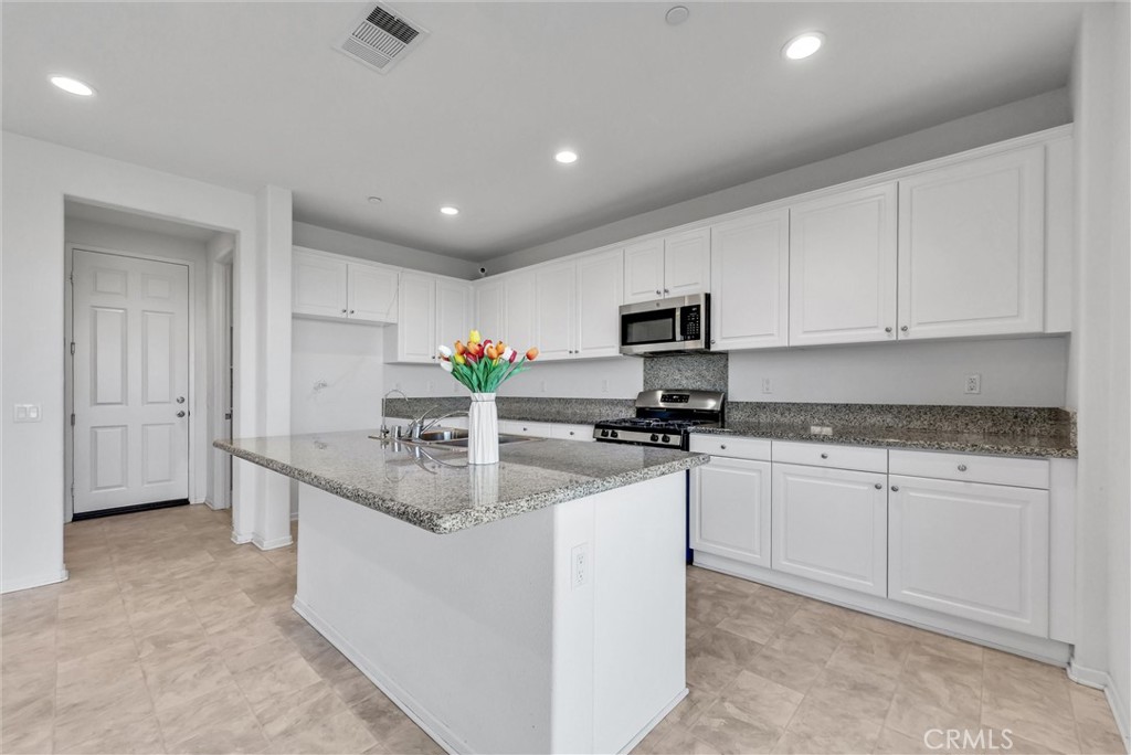 29109 Sunforest Property Photo 10