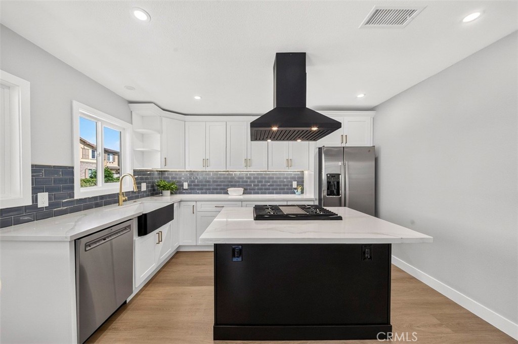 21117 Normandie Property Photo 4