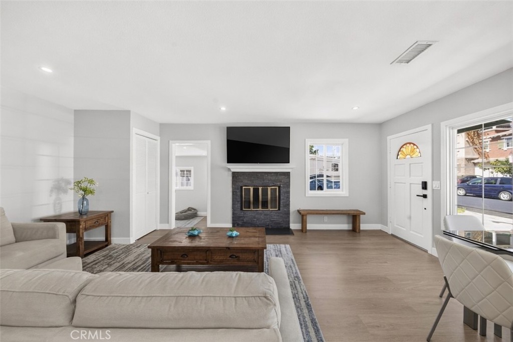 21117 Normandie Property Photo 7