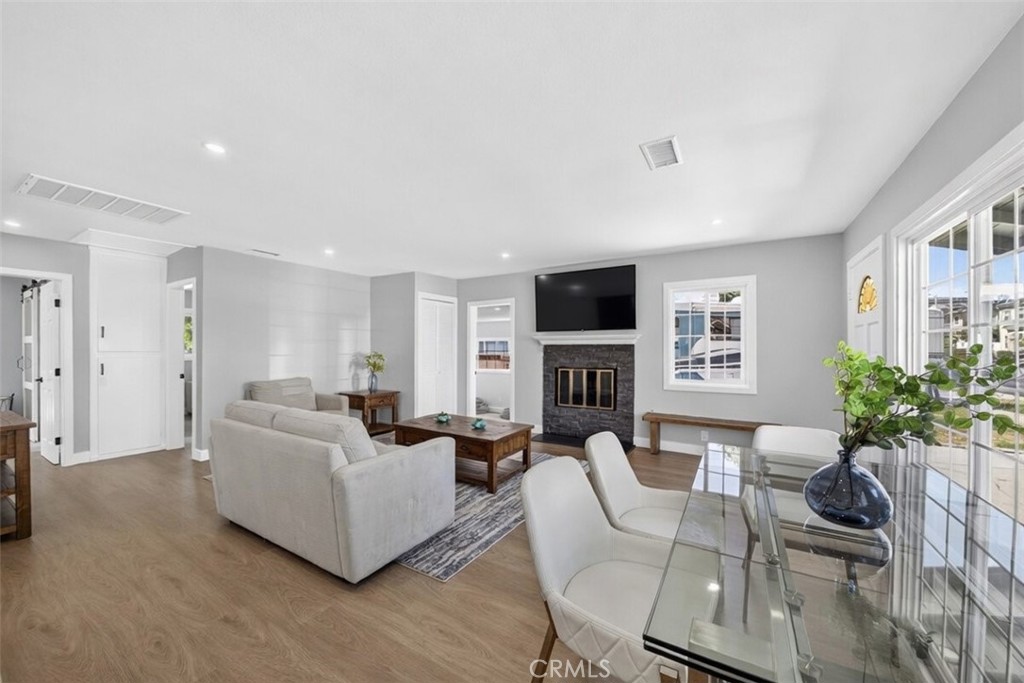 21117 Normandie Property Photo 9