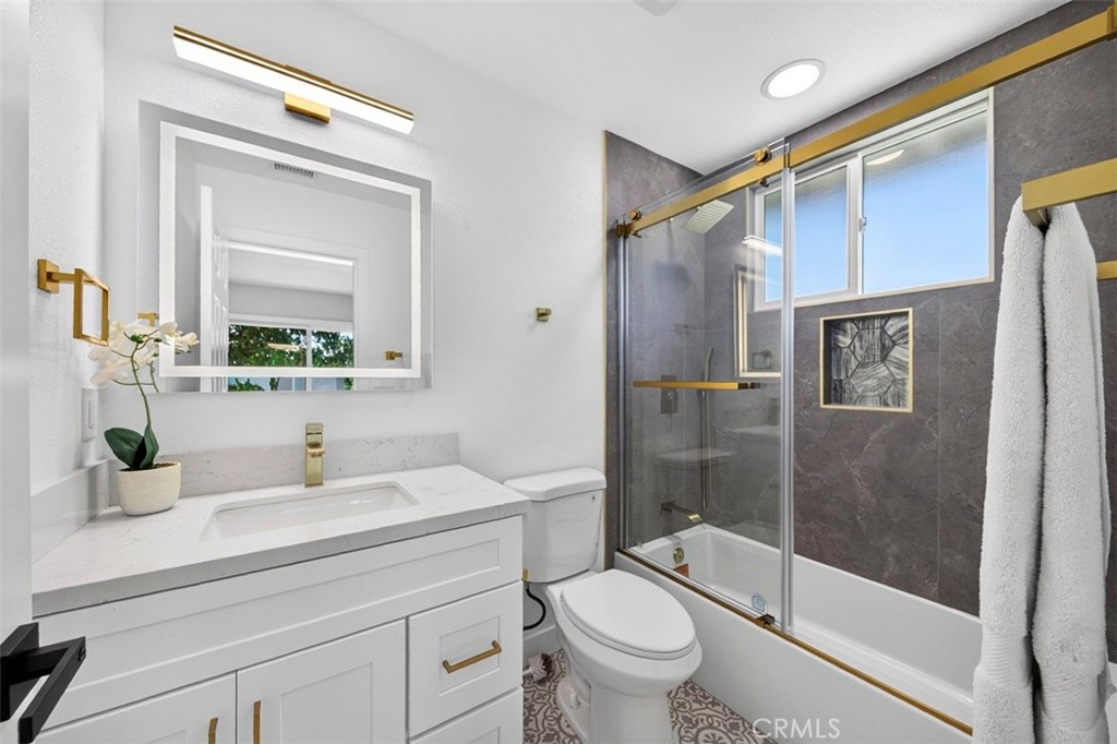 21117 Normandie Property Photo 13