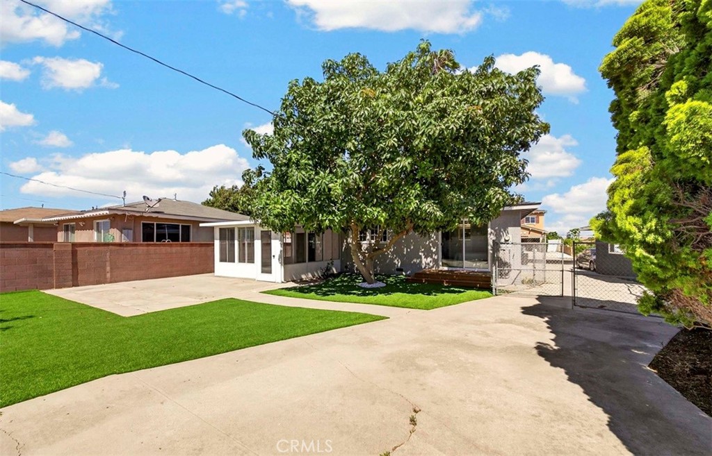 21117 Normandie Property Photo 23