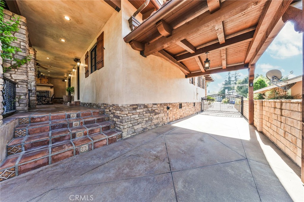 407 N Magnolia Property Photo 56