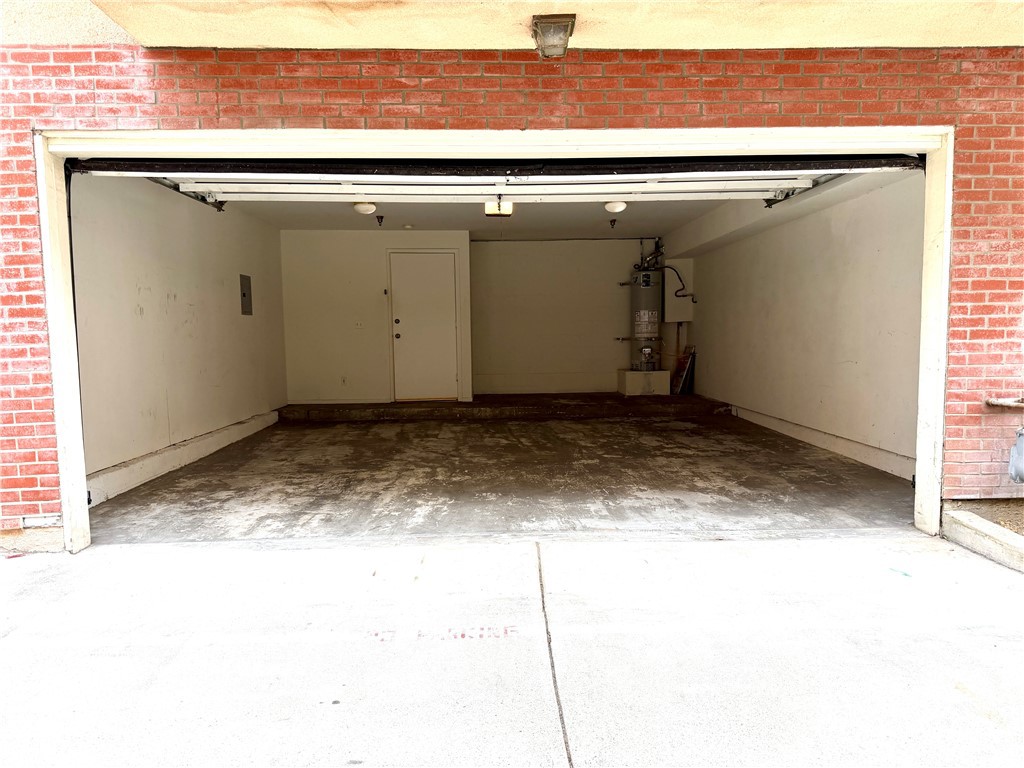 312 Genoa C Property Photo 19