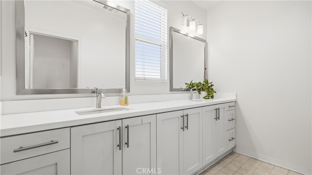 3383 Lynd Property Photo 20