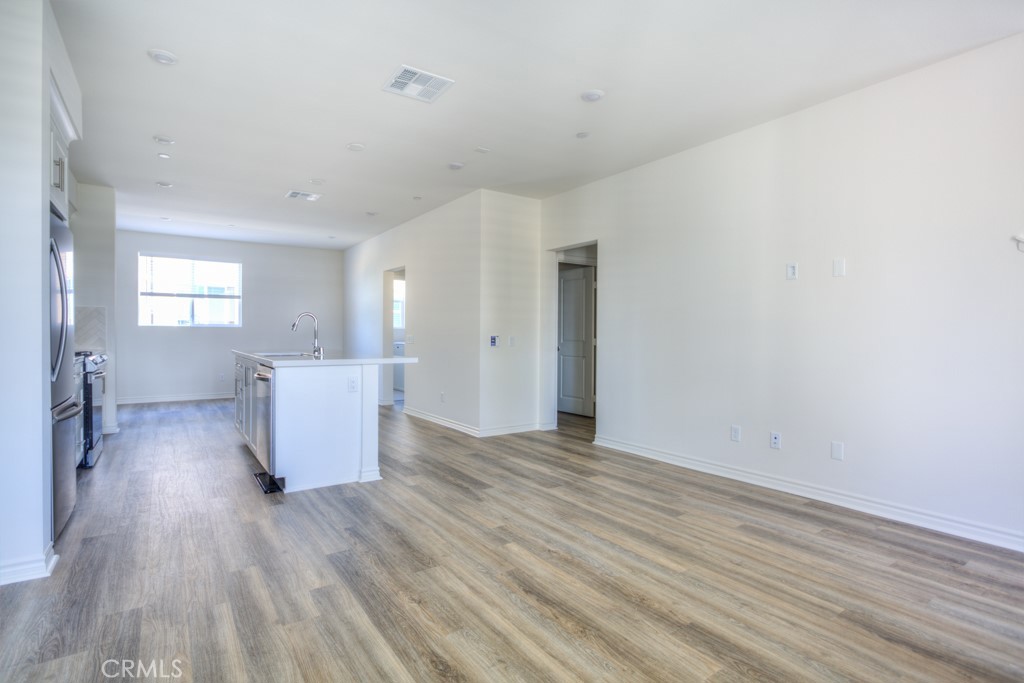 11454 Artesia Property Photo 5