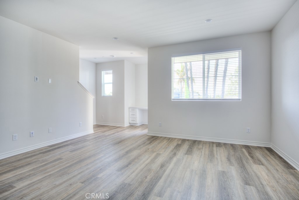 11454 Artesia Property Photo 6