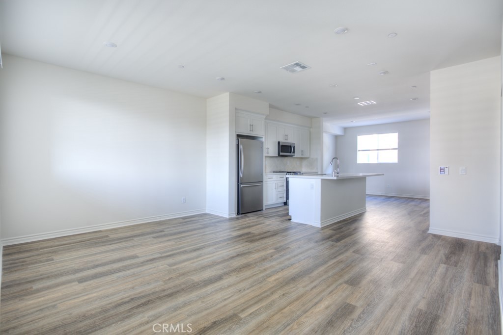 11454 Artesia Property Photo 7