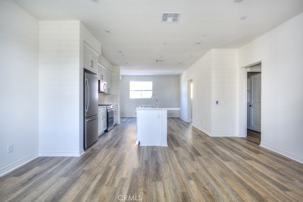 11454 Artesia Property Photo 16