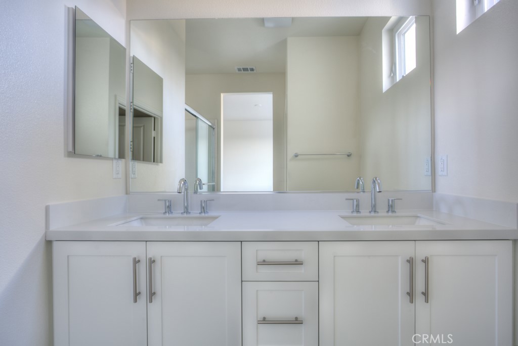11454 Artesia Property Photo 27