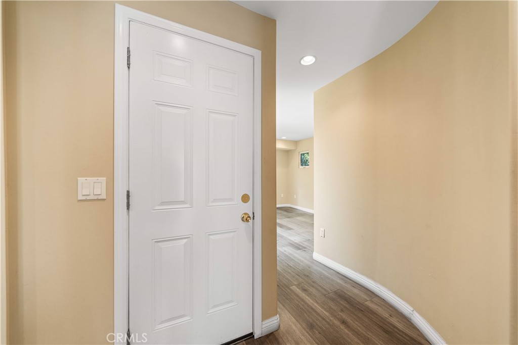 1008 S Marengo Avenue D Property Photo 15