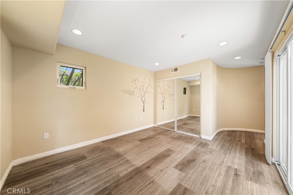 1008 S Marengo Avenue D Property Photo 18