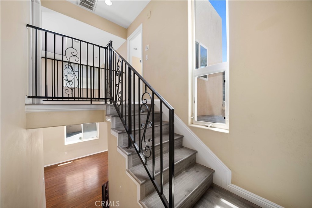 1008 S Marengo Avenue D Property Photo 23