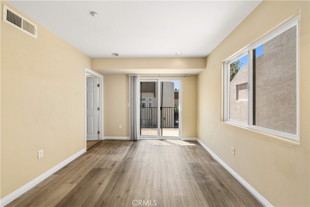 1008 S Marengo Avenue D Property Photo 26