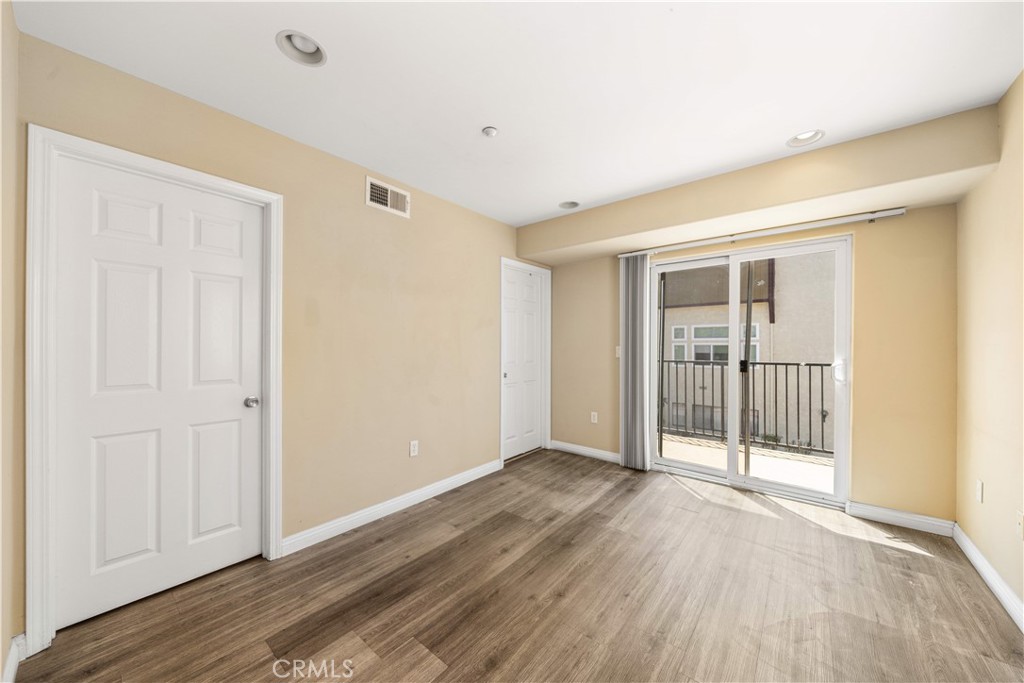 1008 S Marengo Avenue D Property Photo 27