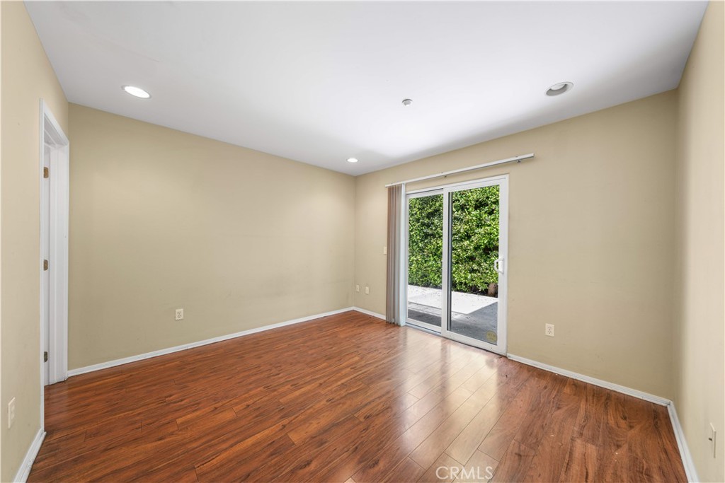1008 S Marengo Avenue D Property Photo 33