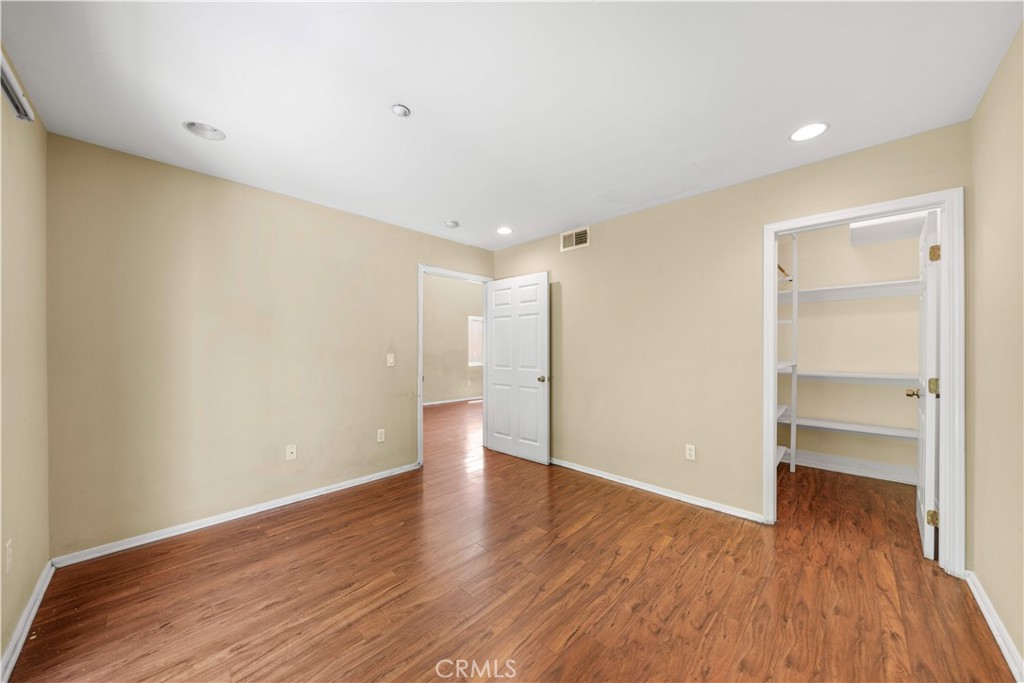1008 S Marengo Avenue D Property Photo 36