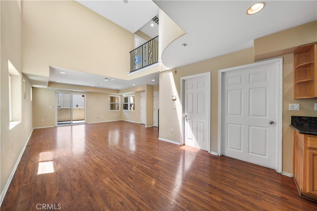 1008 S Marengo Avenue D Property Photo 42