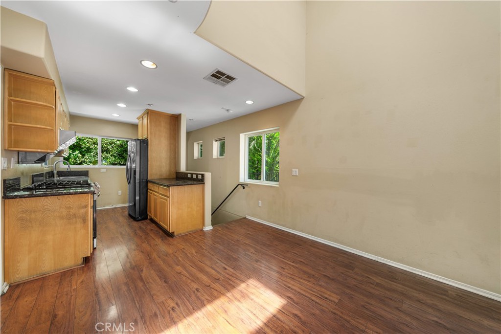 1008 S Marengo Avenue D Property Photo 44