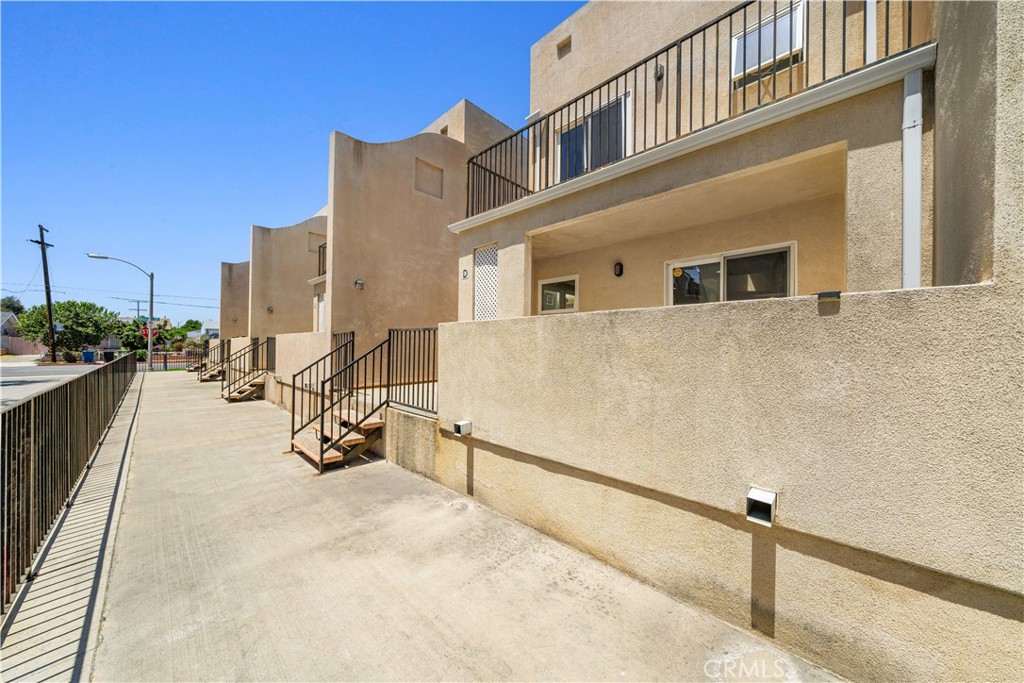 1008 S Marengo Avenue D Property Photo 46