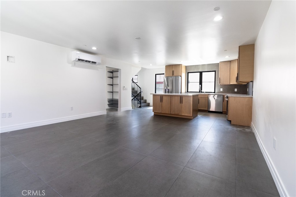 220 W Mission B Property Photo 6