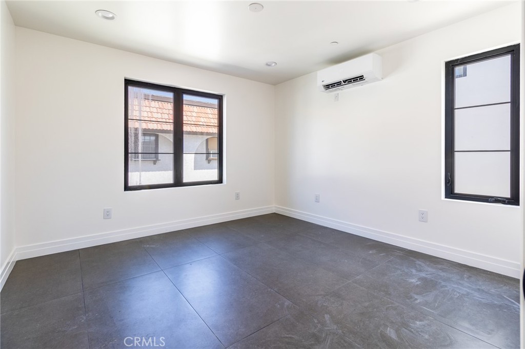 220 W Mission B Property Photo 10