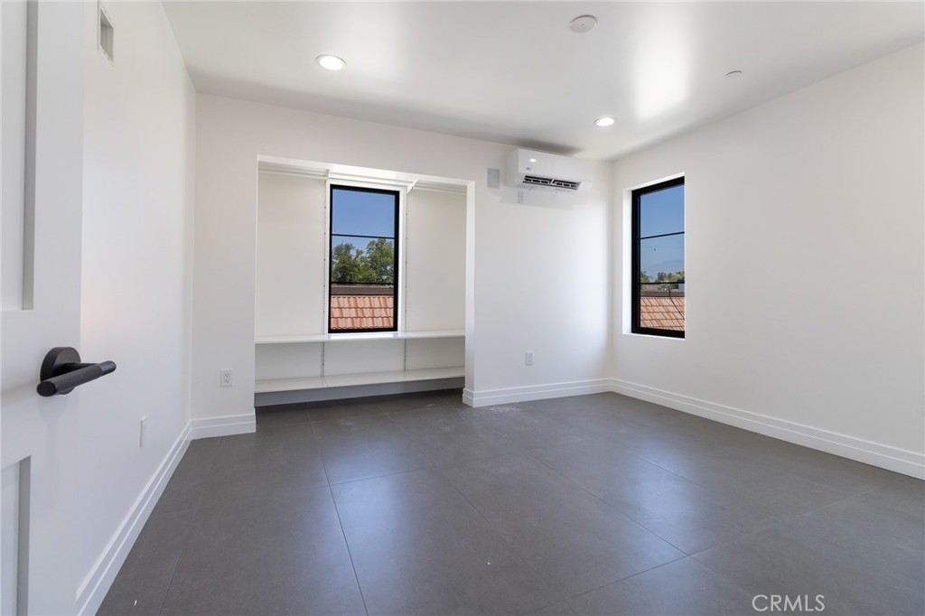 220 W Mission B Property Photo 12