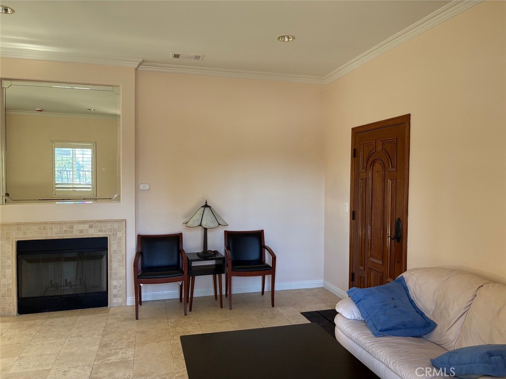 301 W Bencamp Street A Property Photo 4