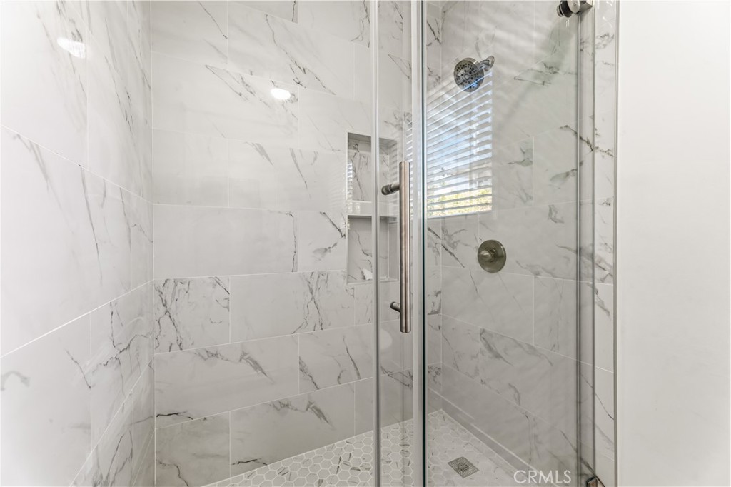 6114 N Burton Ave Property Photo 10