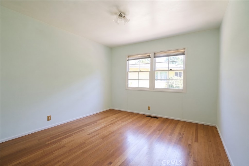 436 Stanford Property Photo 9